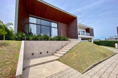 Casa 4 dormitórios - Criciúma