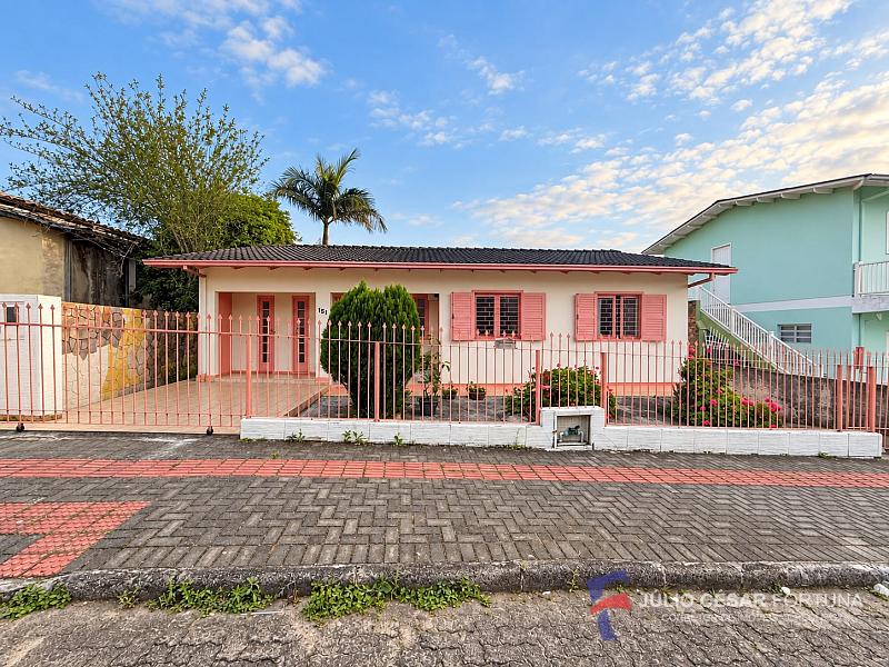 Casa 3 dormit�rios sendo 1 su�te - Santo Ant�nio Crici�ma 1