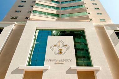 Apartamento com 3 quartos à venda, 130m², 3 banheiros, 3 garagens - Centro - Balneário Camboriú