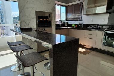 Apartamento com 3 quartos à venda, 130m², 3 banheiros, 4 garagens - Centro - Balneário Camboriú