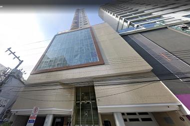 Apartamento quadra Mar no centro Balneário Camboriú.