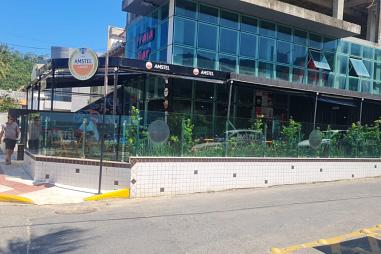 Ponto comercial de frente para o mar á venda em Cabeçudas-Itajaí/SC