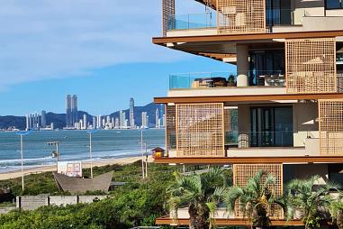 Apartamento de alto padrão na Praia Brava