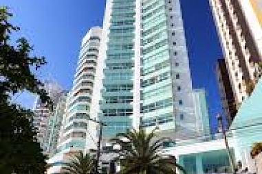 Apartamento de alto padrão na Avenida Atlântica.