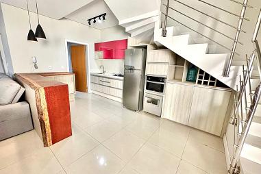 Sobrado com 3 quartos à venda, 210m², 3 banheiros, 2 garagens - Praia dos Amores - Balneário Camboriú