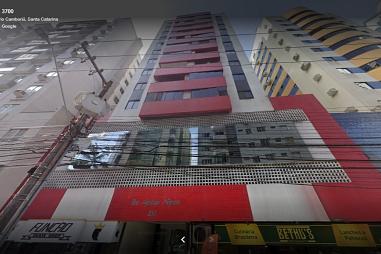 Apartamento na Rua 3700 - Quadra do mar.