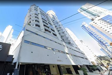 Apartamento no Bairro Pioneiros á poucos metros do mar.