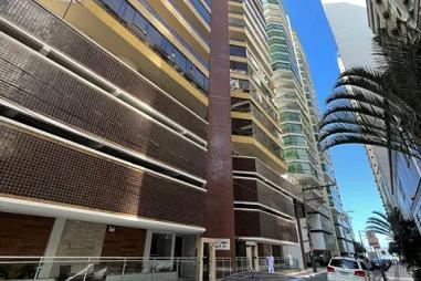 Apartamento á poucos metros do mar em Balneário Camboriú.