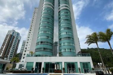 Apartameto próximo ao mar no Bairro Pioneiros.