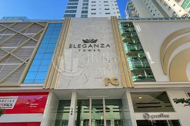 Apartamento de Alto Padrão na Quadra do Mar com Bela Vista Definitiva para o Mar.