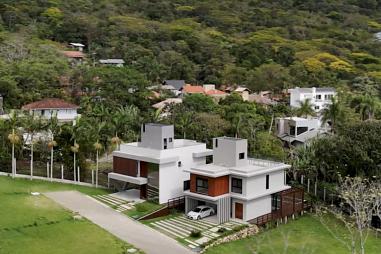 Casa no Condomínio Bosque de Taquaras.