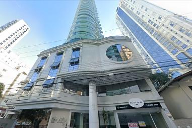 Apartamento de Alto Padrão com vista para o Mar .