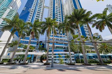 Apartamento de Altíssimo Padrão de frente para o Mar.