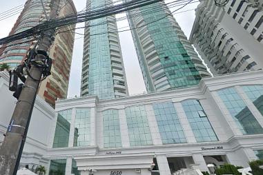 Aparatmento de Altíssimo Padrão de frente para o Mar.