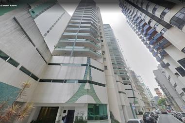 Apartamento na Quadra do Mar.