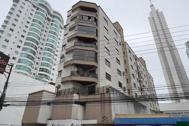 Apartamento na Avenida Brasil em Balneário Camboriú.