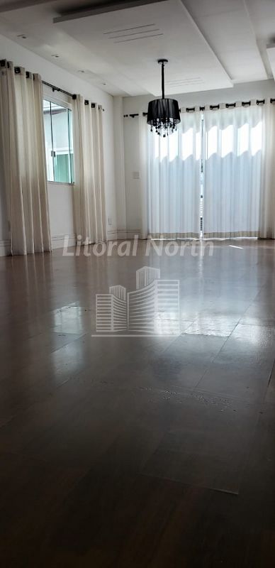 Casa à venda com 4 quartos, 1 suíte, 2 vagas e 203m² no Nações, Balneário Camboriú (SC) — foto 4 de 25