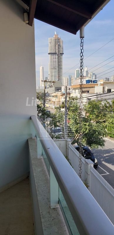 Casa à venda com 4 quartos, 1 suíte, 2 vagas e 203m² no Nações, Balneário Camboriú (SC) — foto 5 de 25