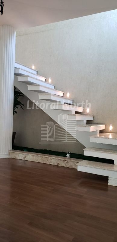 Casa à venda com 4 quartos, 1 suíte, 2 vagas e 203m² no Nações, Balneário Camboriú (SC) — foto 13 de 25