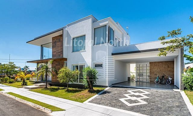 Casa à venda com 4 quartos, 4 suítes, 4 vagas e 350m² no Santa Regina, Camboriú (SC) — foto 2 de 11