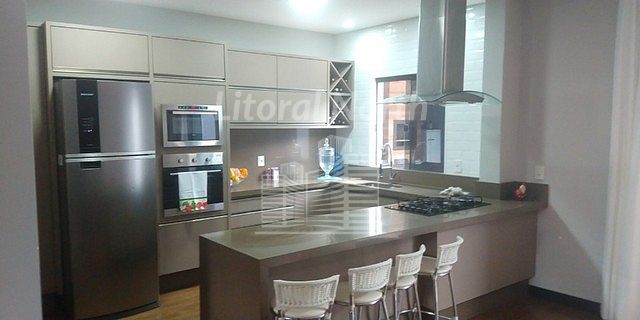 Casa à venda com 4 quartos, 4 suítes, 4 vagas e 350m² no Fazenda, Itajaí (SC) — foto 8 de 15