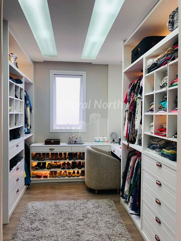 Casa à venda com 4 quartos, 3 suítes, 2 vagas e 286m² no Santa Regina, Camboriú (SC) — foto 10 de 26