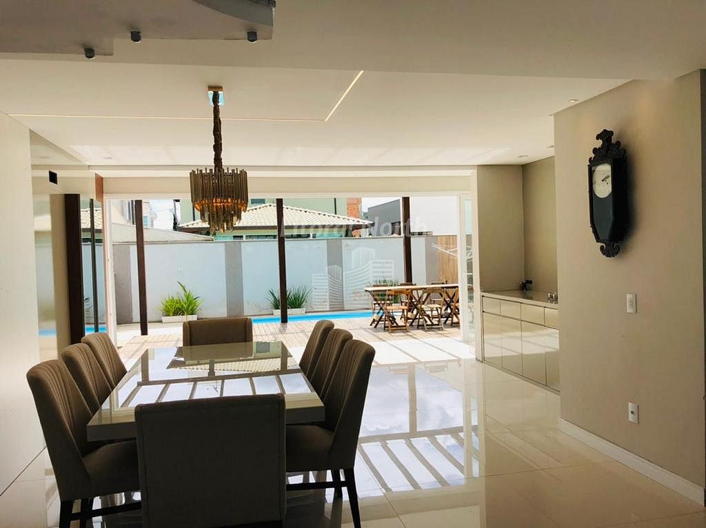 Casa à venda com 4 quartos, 3 suítes, 2 vagas e 286m² no Santa Regina, Camboriú (SC) — foto 4 de 26