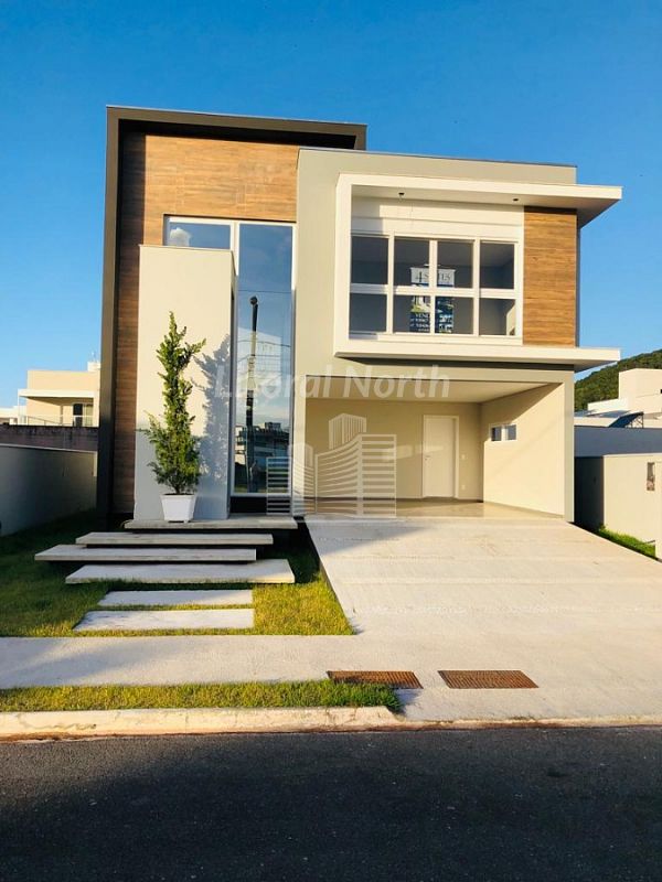 Casa à venda com 4 quartos, 3 suítes, 2 vagas e 286m² no Santa Regina, Camboriú (SC) — foto 2 de 26
