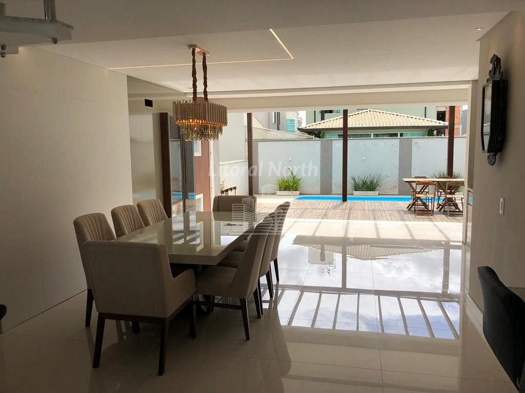 Casa à venda com 4 quartos, 3 suítes, 2 vagas e 286m² no Santa Regina, Camboriú (SC) — foto 15 de 26