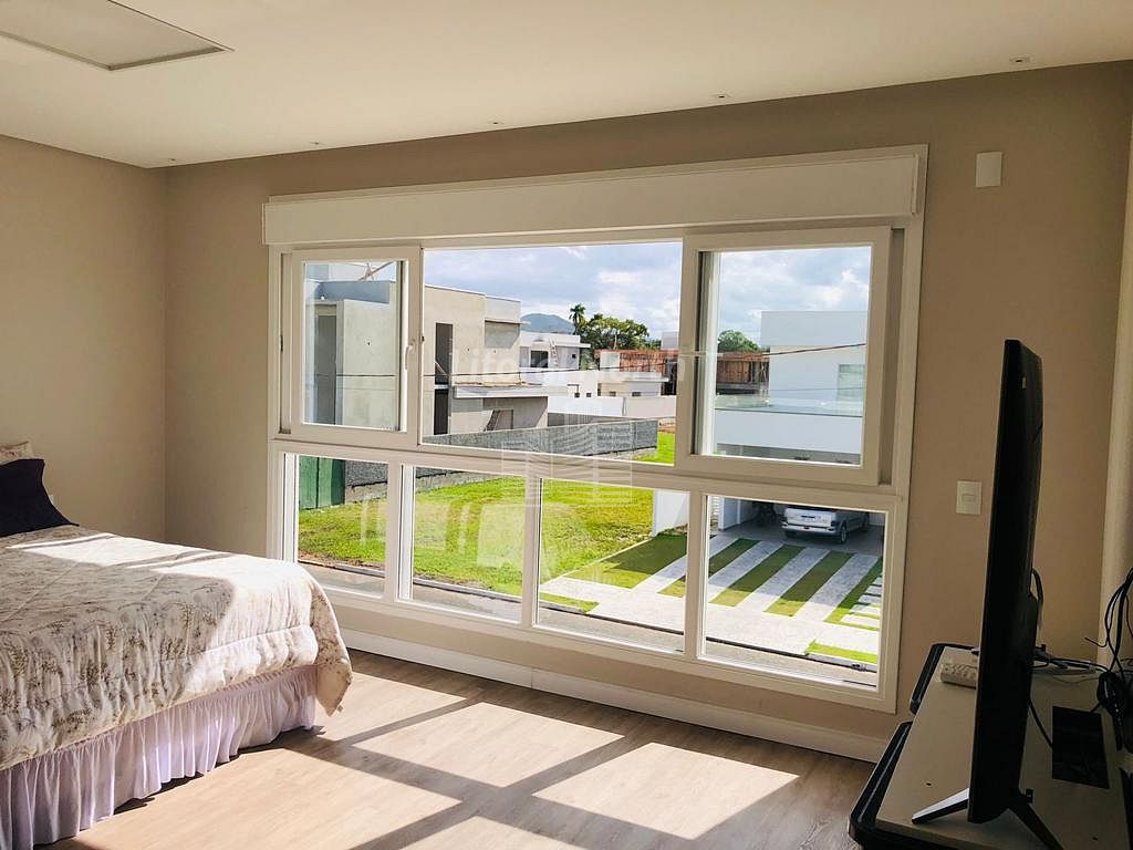 Casa à venda com 4 quartos, 3 suítes, 2 vagas e 286m² no Santa Regina, Camboriú (SC) — foto 9 de 26