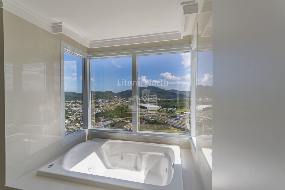 Apartamento à venda com 4 quartos, 4 suítes, 6 vagas e 297m² no Barra Sul, Balneário Camboriú (SC) — foto 25 de 30