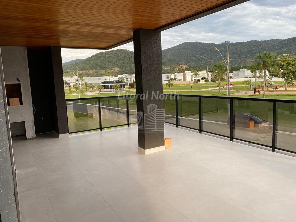 Casa à venda com 3 quartos, 3 banheiros e 400m² no Santa Regina, Camboriú (SC) — foto 5 de 11