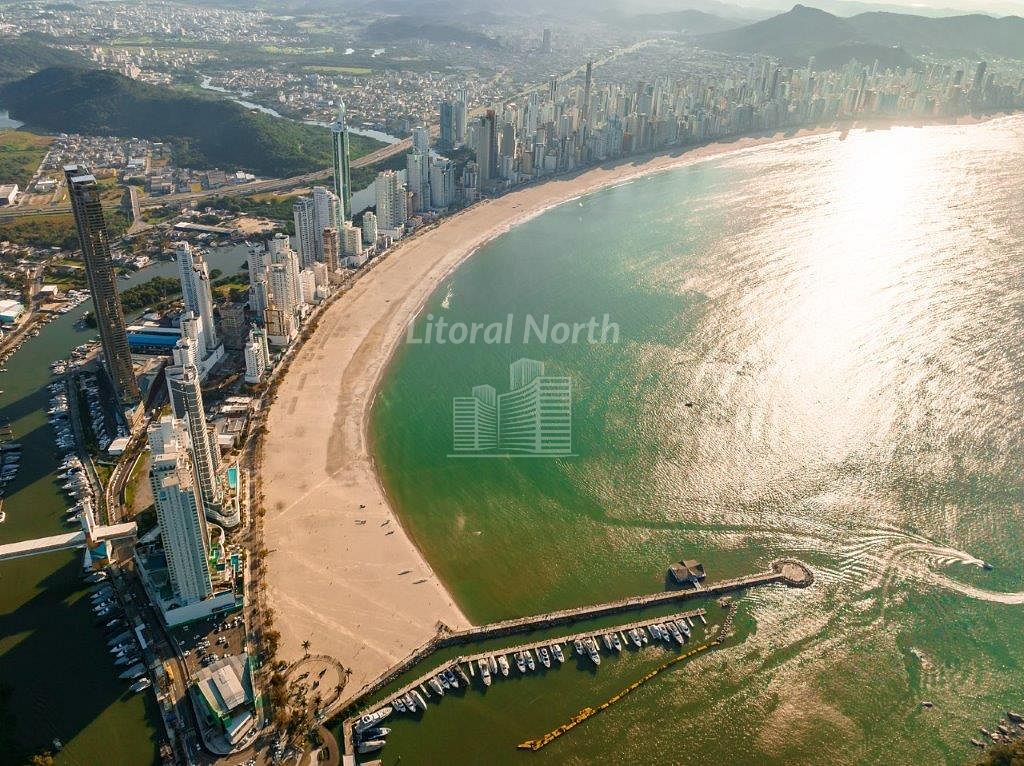 Apartamento à venda com 4 quartos, 4 suítes, 4 vagas e 261m² no Barra Sul, Balneário Camboriú (SC) — foto 10 de 29