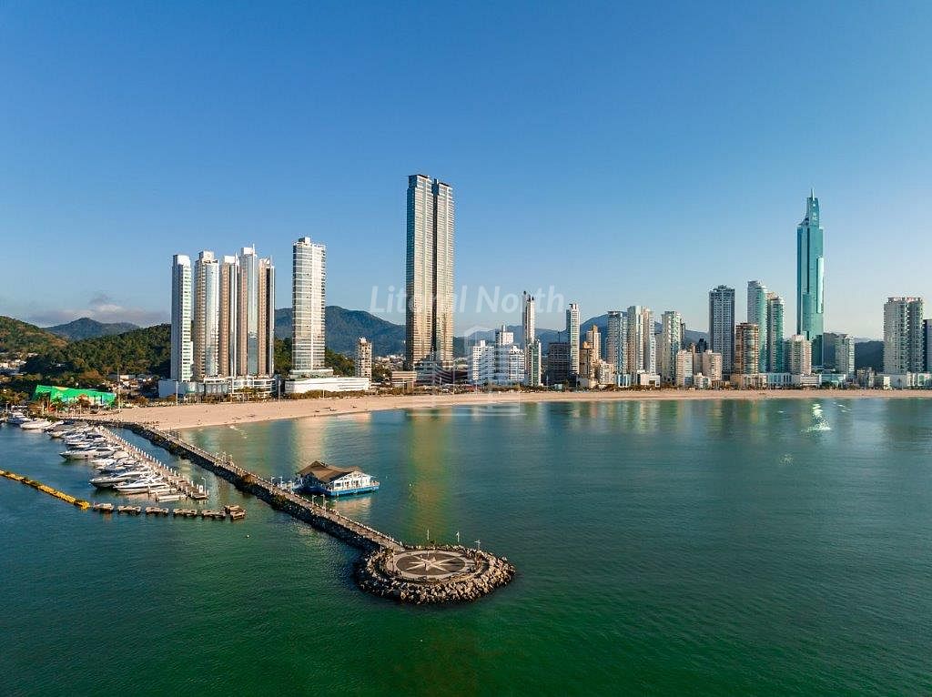 Apartamento à venda com 4 quartos, 4 suítes, 4 vagas e 261m² no Barra Sul, Balneário Camboriú (SC) — foto 13 de 29