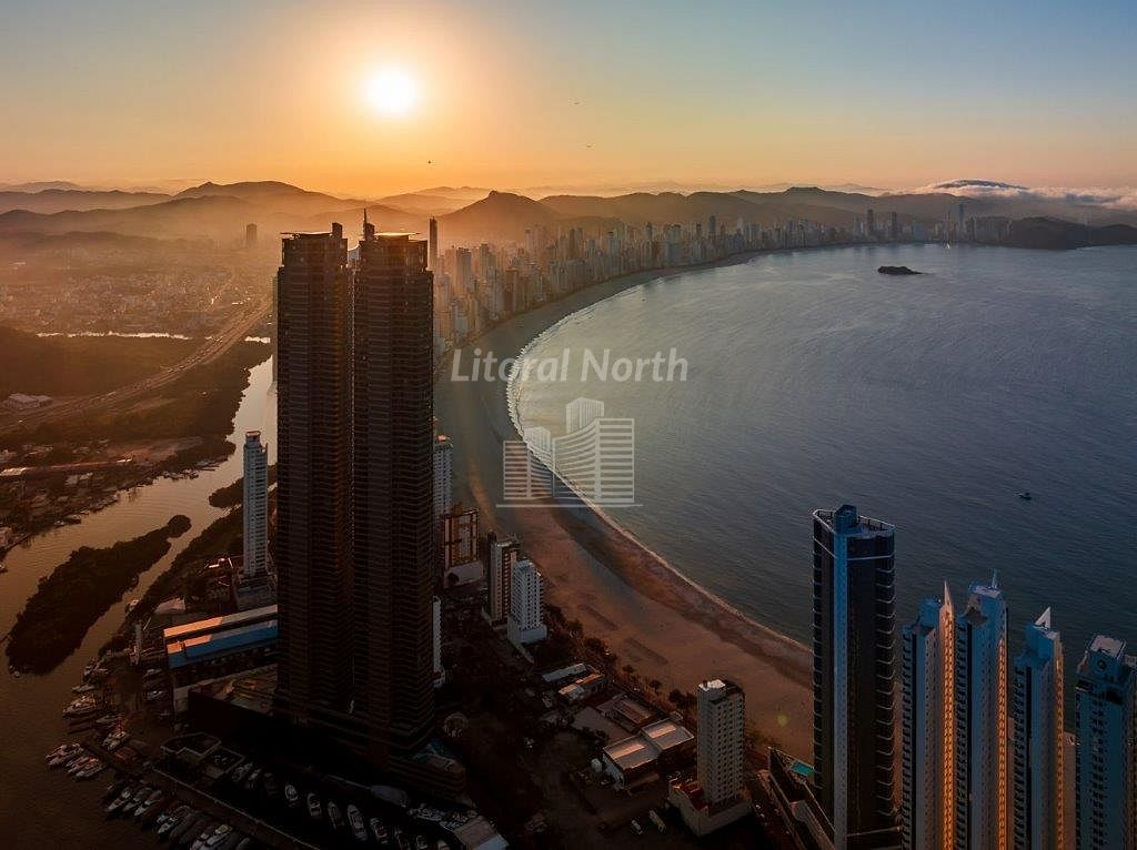 Apartamento à venda com 4 quartos, 4 suítes, 4 vagas e 261m² no Barra Sul, Balneário Camboriú (SC) — foto 16 de 29