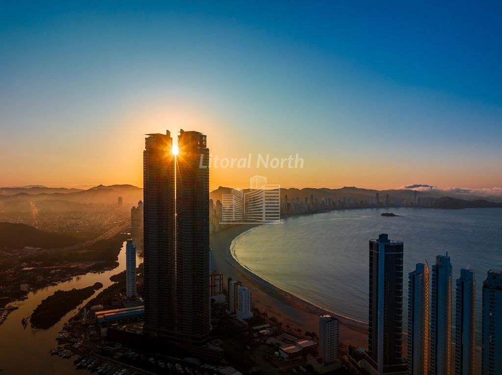 Apartamento à venda com 4 quartos, 4 suítes, 4 vagas e 261m² no Barra Sul, Balneário Camboriú (SC) — foto 17 de 29