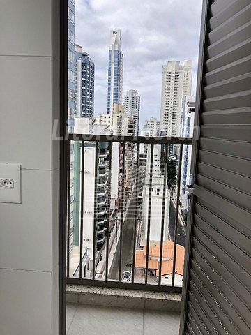 Apartamento à venda com 3 quartos, 1 suíte, 2 vagas e 102m² no Centro, Balneário Camboriú (SC) — foto 7 de 9
