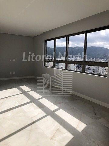 Apartamento à venda com 3 quartos, 1 suíte, 2 vagas e 102m² no Centro, Balneário Camboriú (SC) — foto 8 de 9