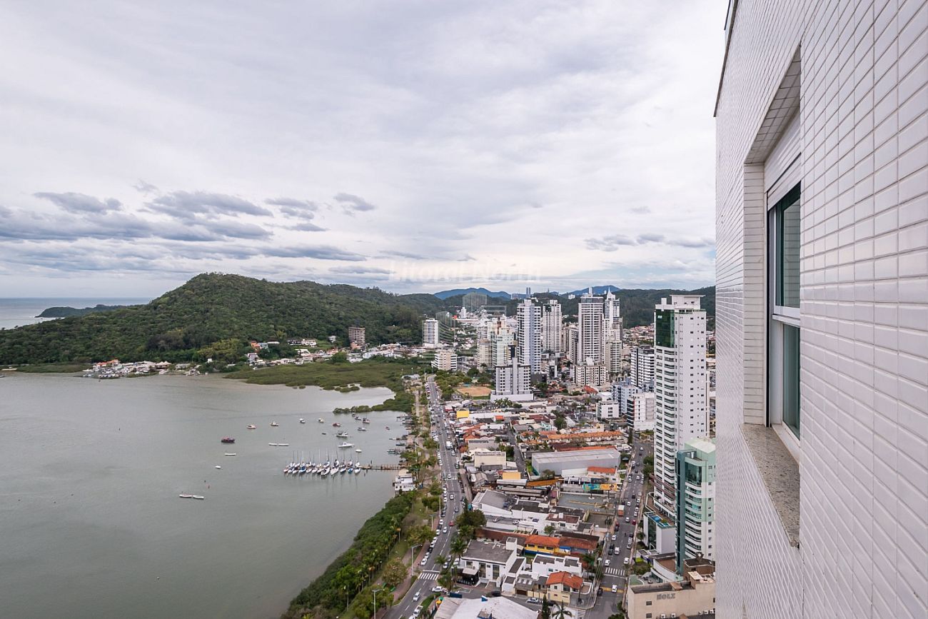 Cobertura à venda com 3 quartos, 3 suítes, 5 vagas e 328m² no Fazenda, Itajaí (SC) — foto 29 de 30
