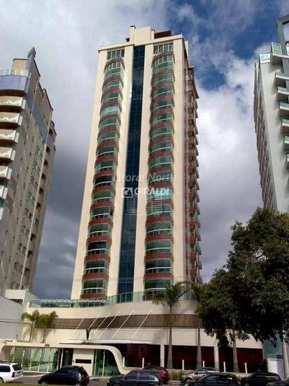 Apartamento à venda com 3 quartos, 3 suítes, 4 vagas e 230m² no Fazenda, Itajaí (SC) — foto 2 de 23