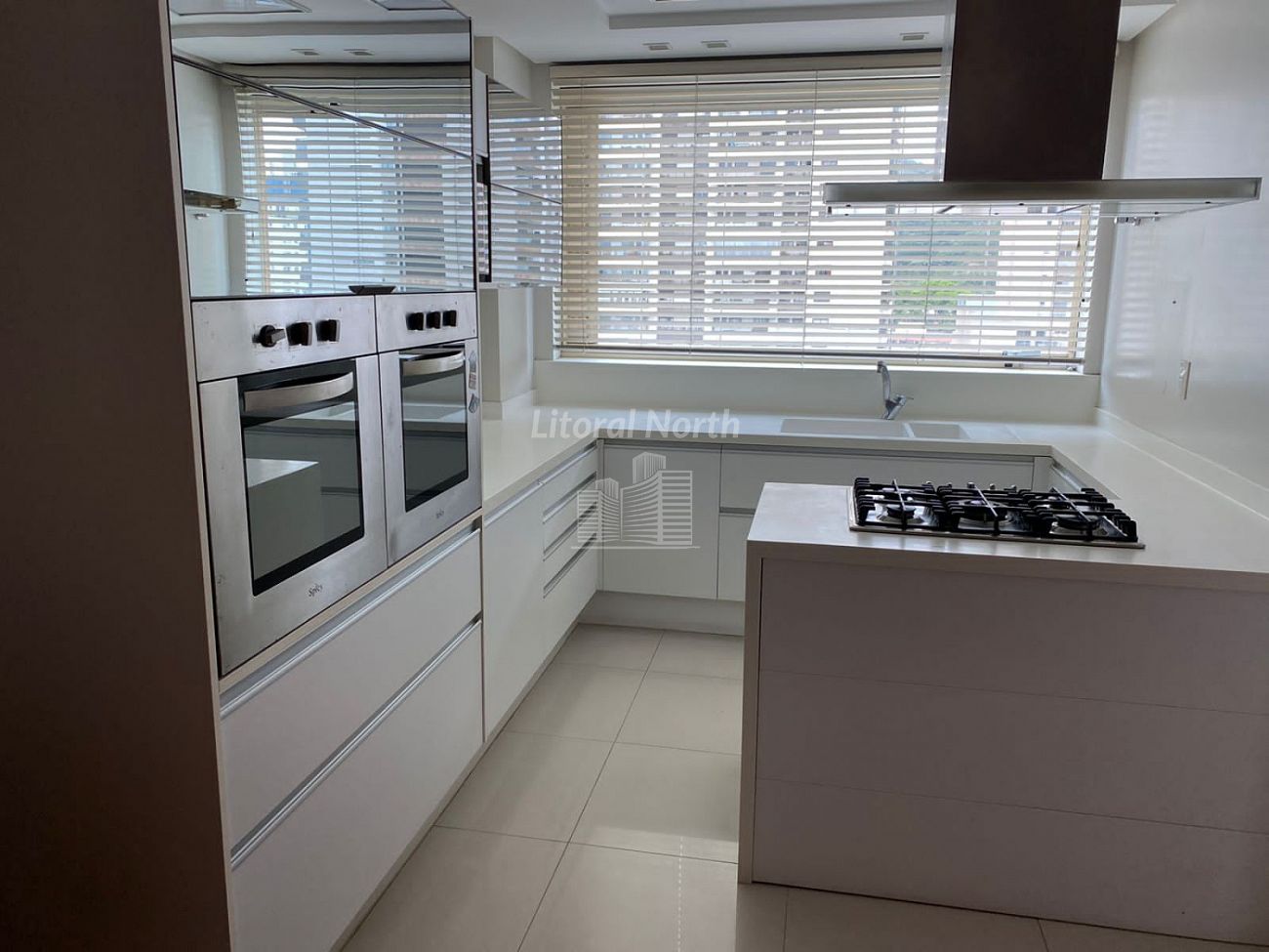 Apartamento à venda com 3 quartos, 3 suítes, 4 vagas e 230m² no Fazenda, Itajaí (SC) — foto 11 de 23