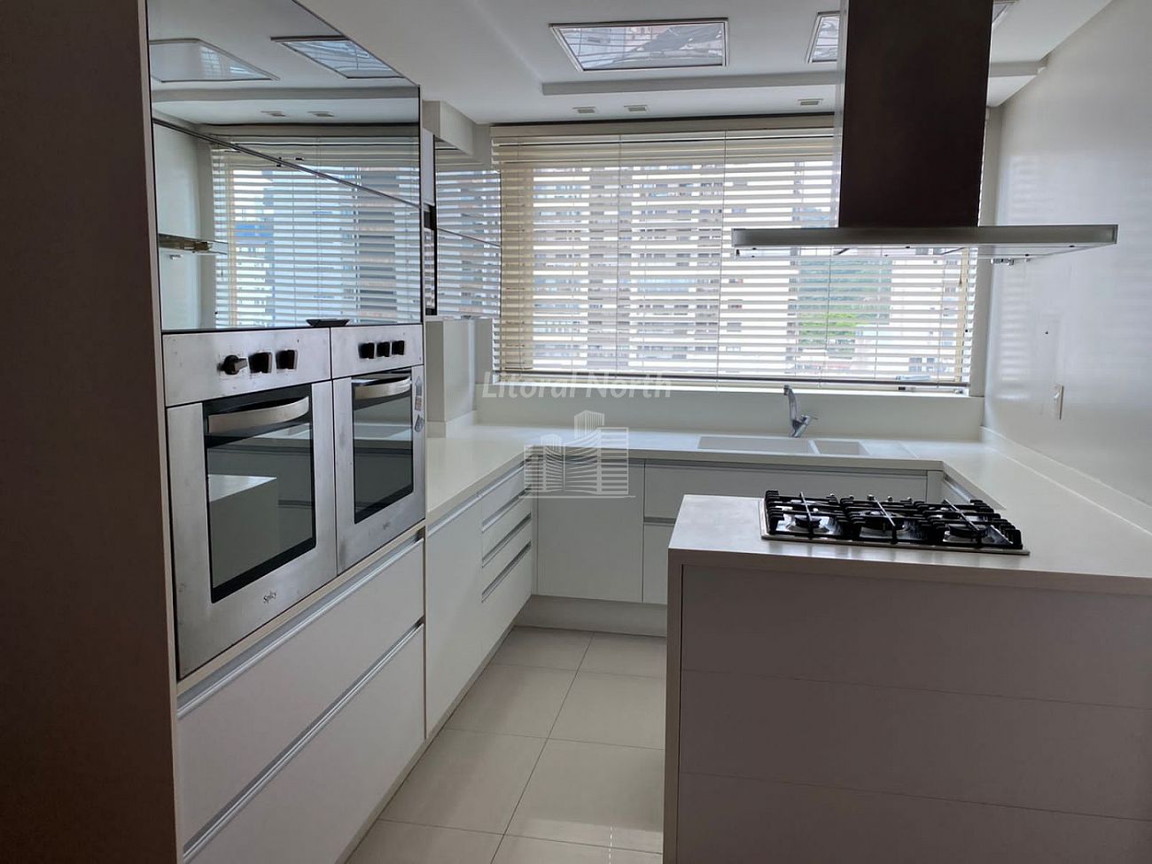 Apartamento à venda com 3 quartos, 3 suítes, 4 vagas e 230m² no Fazenda, Itajaí (SC) — foto 13 de 23