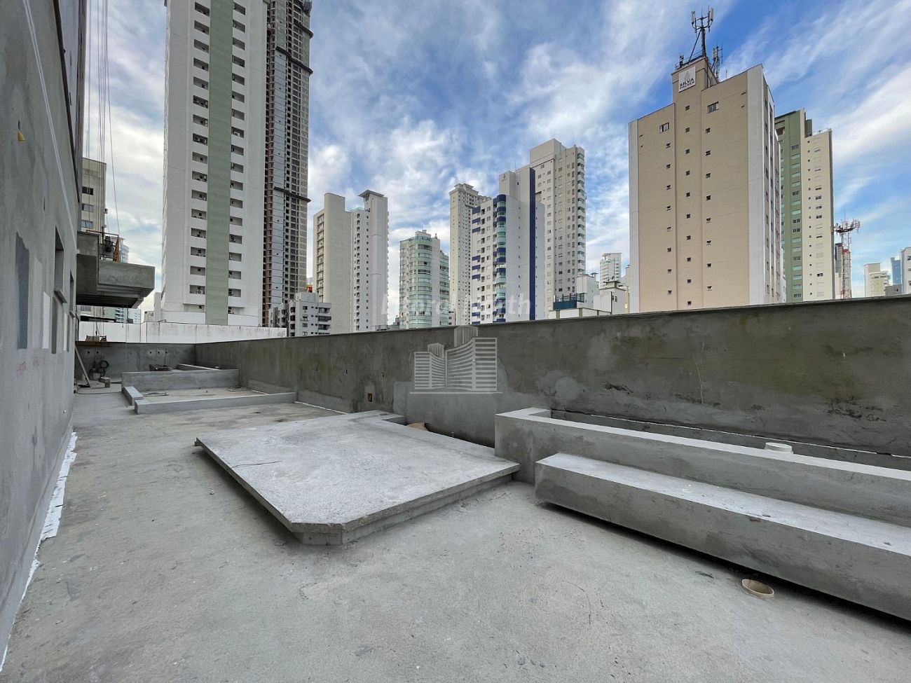 Cobertura à venda com 3 quartos, 3 suítes, 2 vagas e 264m² no Centro, Balneário Camboriú (SC) — foto 9 de 23