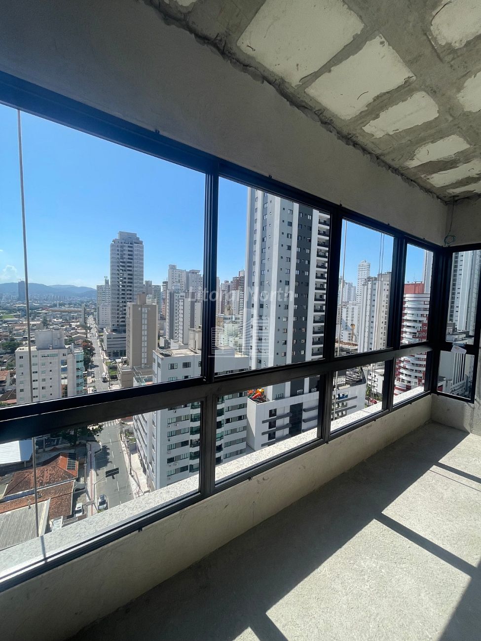 Cobertura à venda com 3 quartos, 3 suítes, 2 vagas e 264m² no Centro, Balneário Camboriú (SC) — foto 4 de 23