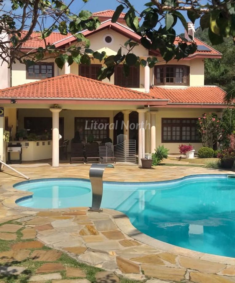 Casa à venda com 4 quartos, 4 banheiros, 3 vagas e 351m² no Taquaras, Balneário Camboriú — foto principal