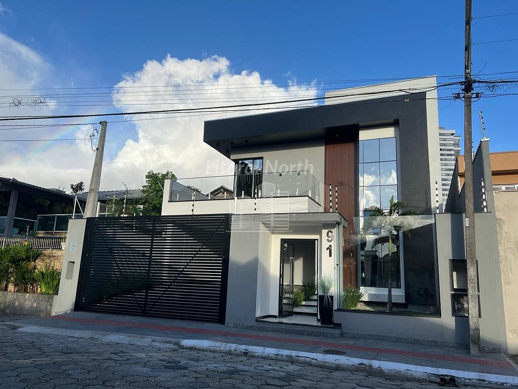 Casa de 3 quartos, 230m² no bairro São Judas, em Itajaí | Eu Corretor