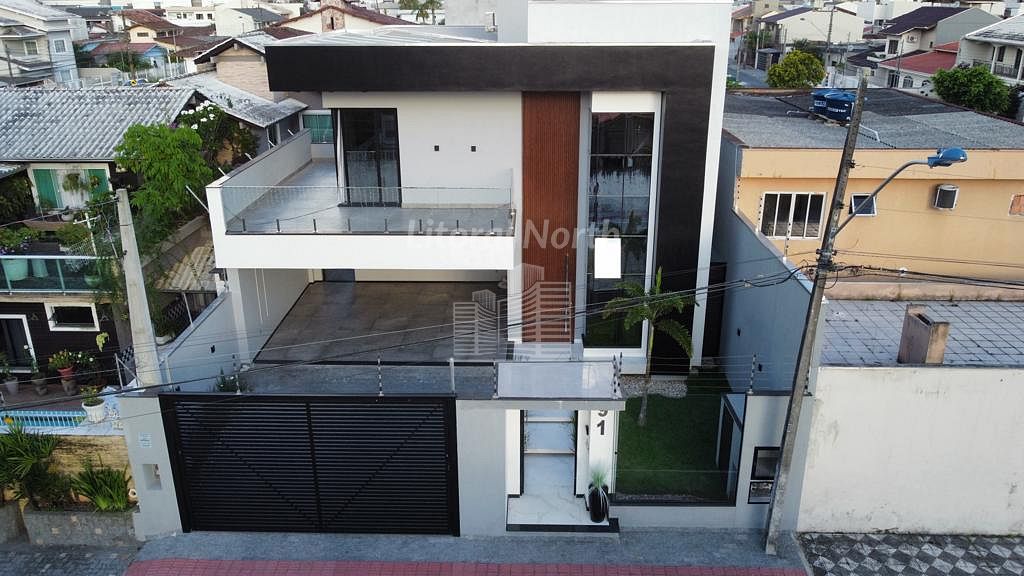 Casa de 3 quartos, 230m² no bairro São Judas, em Itajaí | Eu Corretor