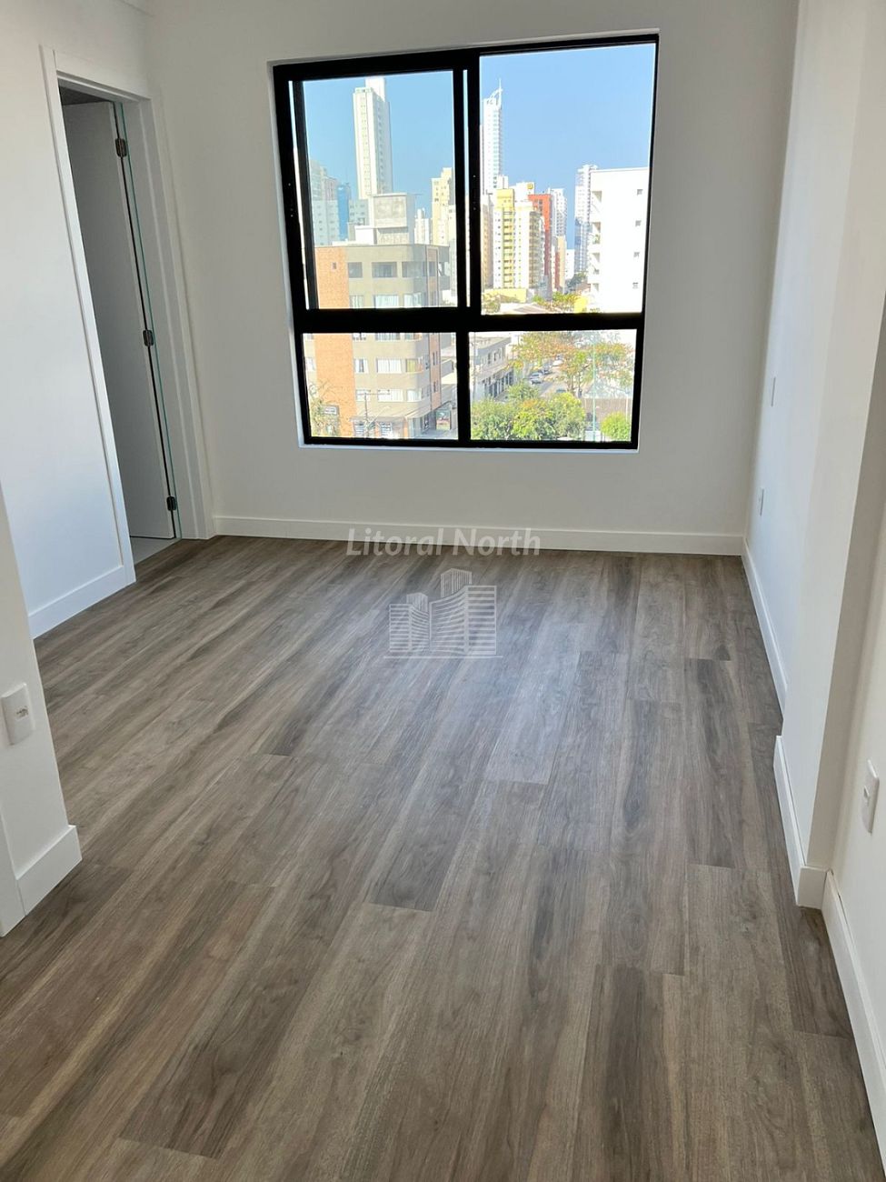 Apartamento à venda com 3 quartos, 1 suíte, 1 vaga e 79m² no Nações, Balneário Camboriú (SC) — foto 2 de 9