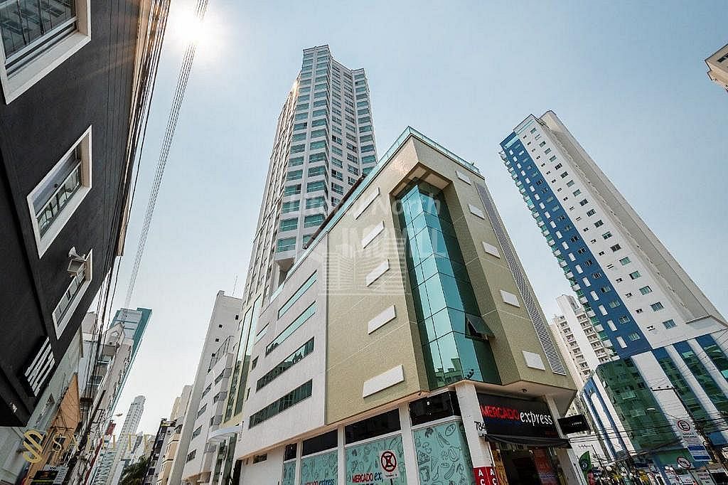 Apartamento à venda com 3 quartos, 3 suítes, 3 vagas e 136m² no Centro, Balneário Camboriú (SC) — foto 2 de 20