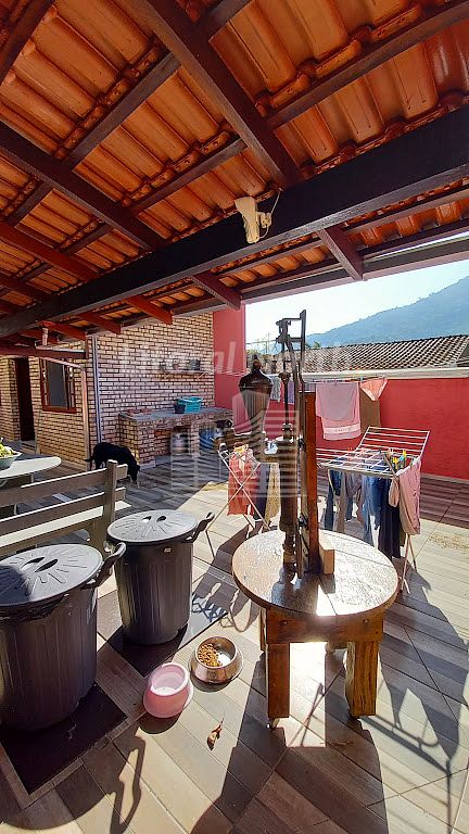 Casa à venda com 4 quartos, 1 suíte, 4 vagas e 177m² no Ressacada, Itajaí (SC) — foto 25 de 27